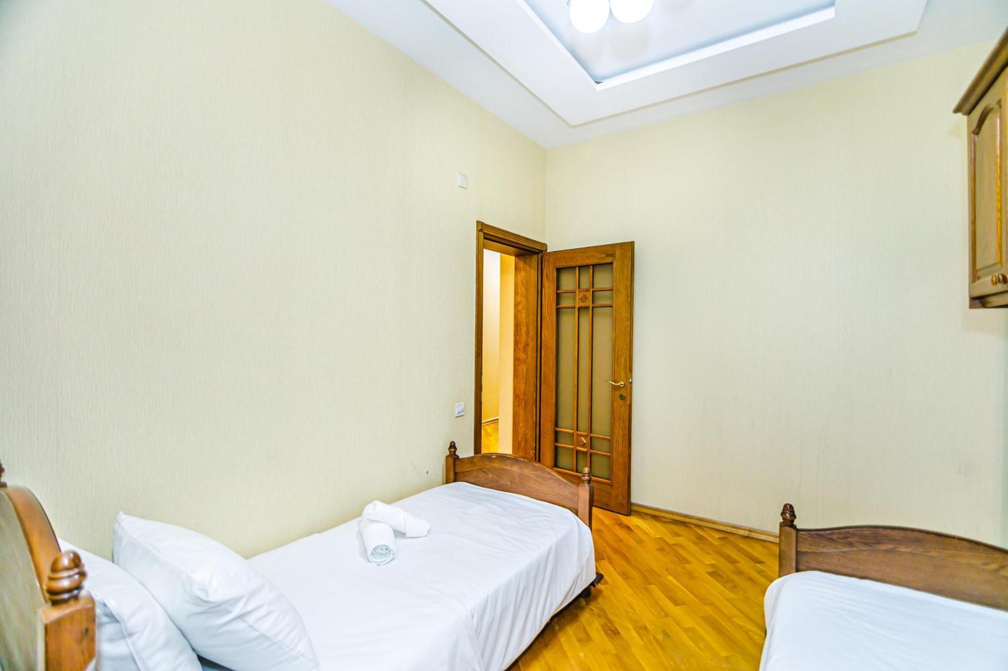 Nizami Apartment By Baku Housing Exterior photo